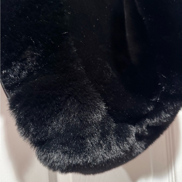 Black Faux Fur Shrug. Holiday/Party/Winter. Never worn. Precise craftsmanship. - Picture 2 of 6